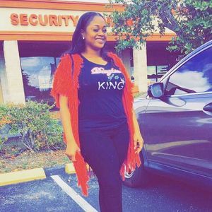 Meet your Posher, Felicia